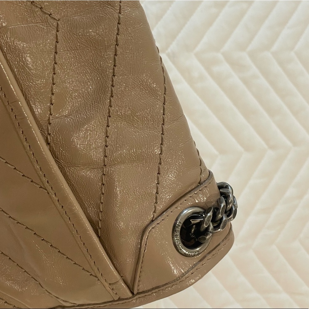 YSL NIKI MEDIUM GOLD SAND - Picture 8 of 12